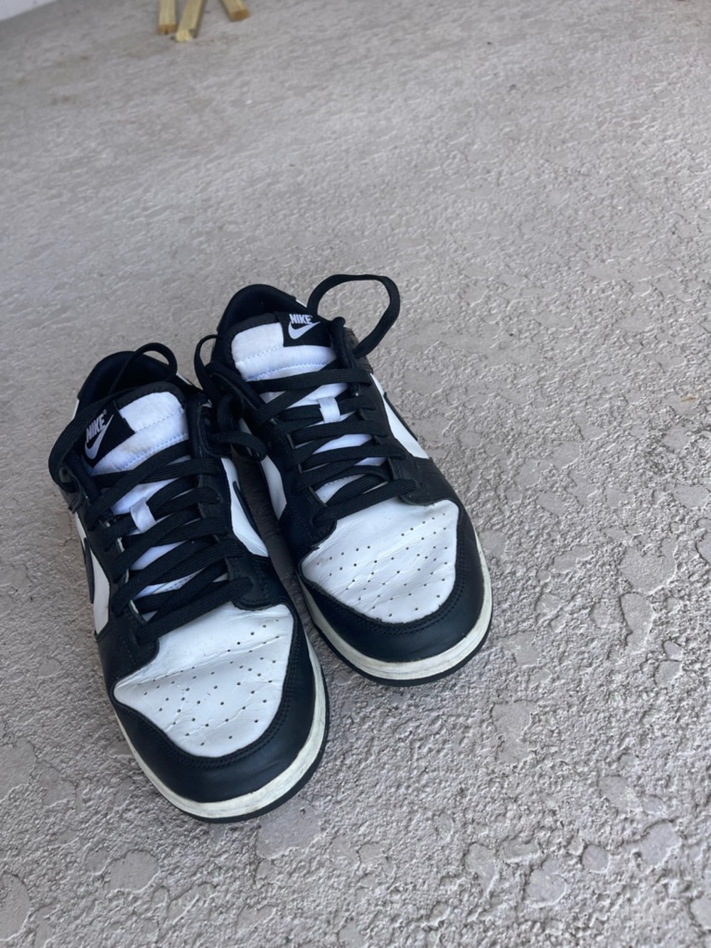Nike Men's Black and White Low-Top Sneakers - Picture 3 of 6